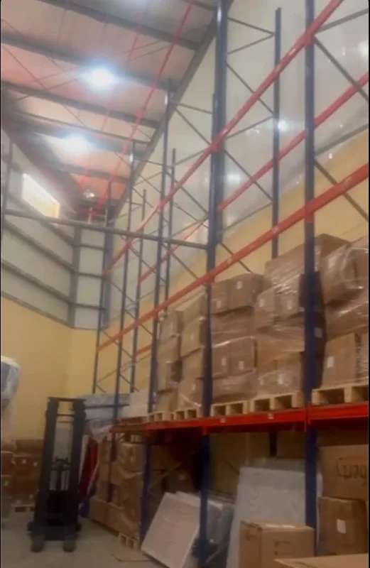 Palletized storage racks inside industrial warehouse in Via Tocumen Panama City