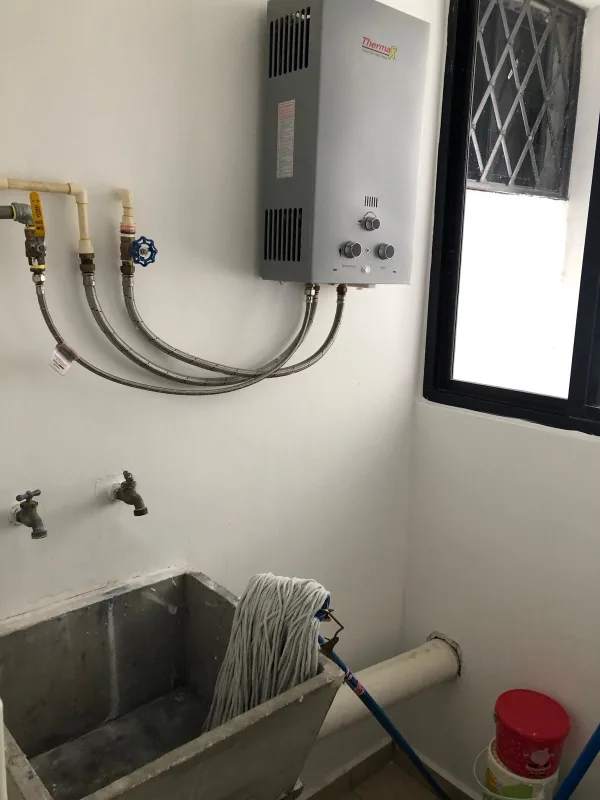 Second bedroom with air conditioning and built-in wardrobe in Panama rental apartment