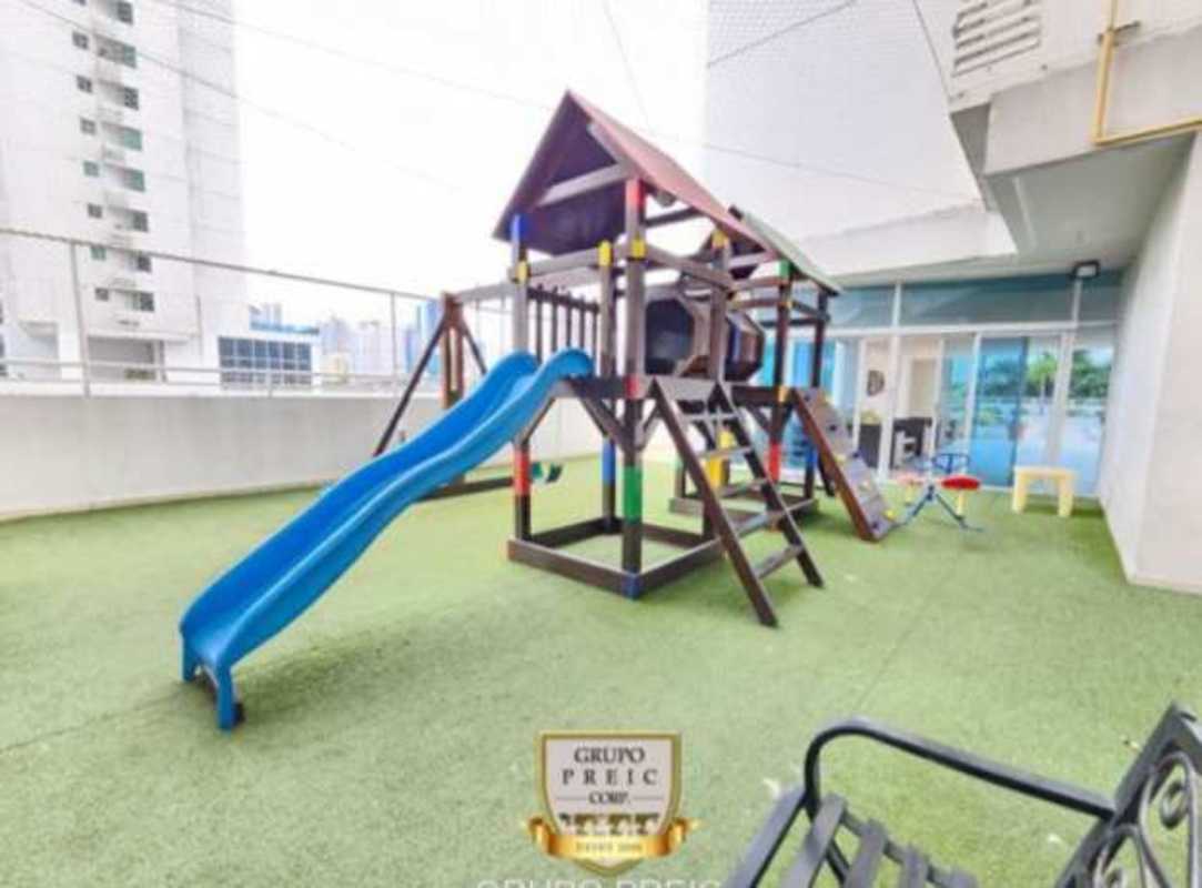 Outdoor swimming pool with city views at PH Pacifica Tower San Francisco Panama