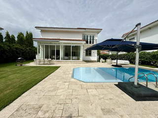 Luxury Residence for Sale in Santa María - 5 bedrooms