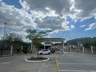 Duplex House for Rent in Altos de Santa María - 4 bedrooms