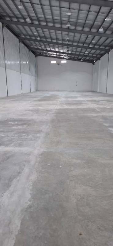 Large empty warehouse interior suitable for commercial or industrial use Panama City