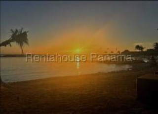 Condominium Apartment for Sale in María Chiquita - 3 bedrooms