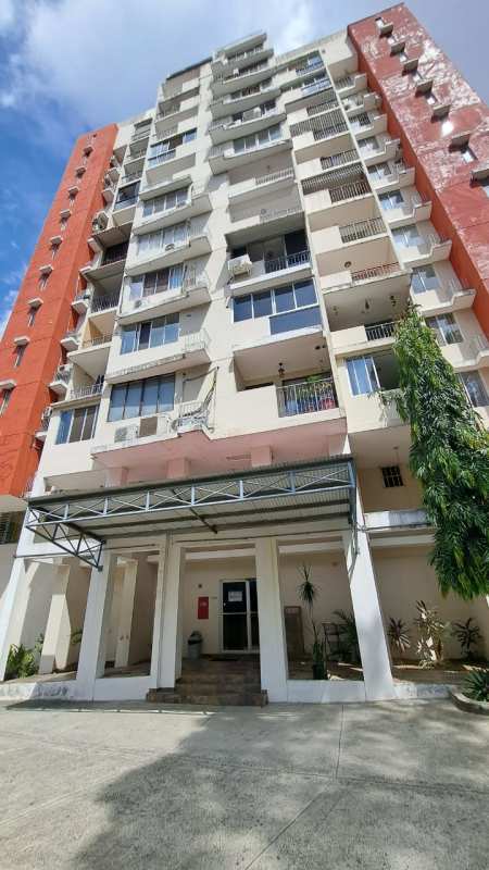 Swimming pool with terrace in PH Altos de la Colina Pueblo Nuevo Panama City