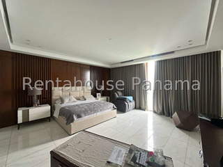 Apartment for Sale in San Francisco - 3 bedrooms