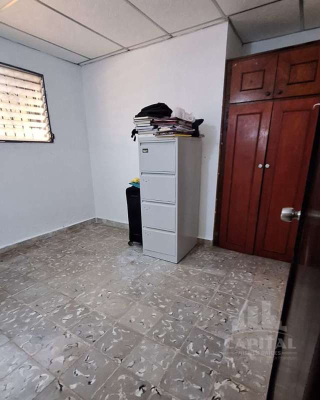 Bedroom with ceramic tile, barred windows and AC ready Don Bosco Panama