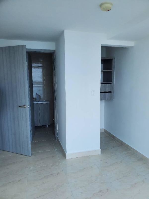 Infinity rooftop pool overlooking Pacific Ocean and skyline PH The Sands Avenida Balboa