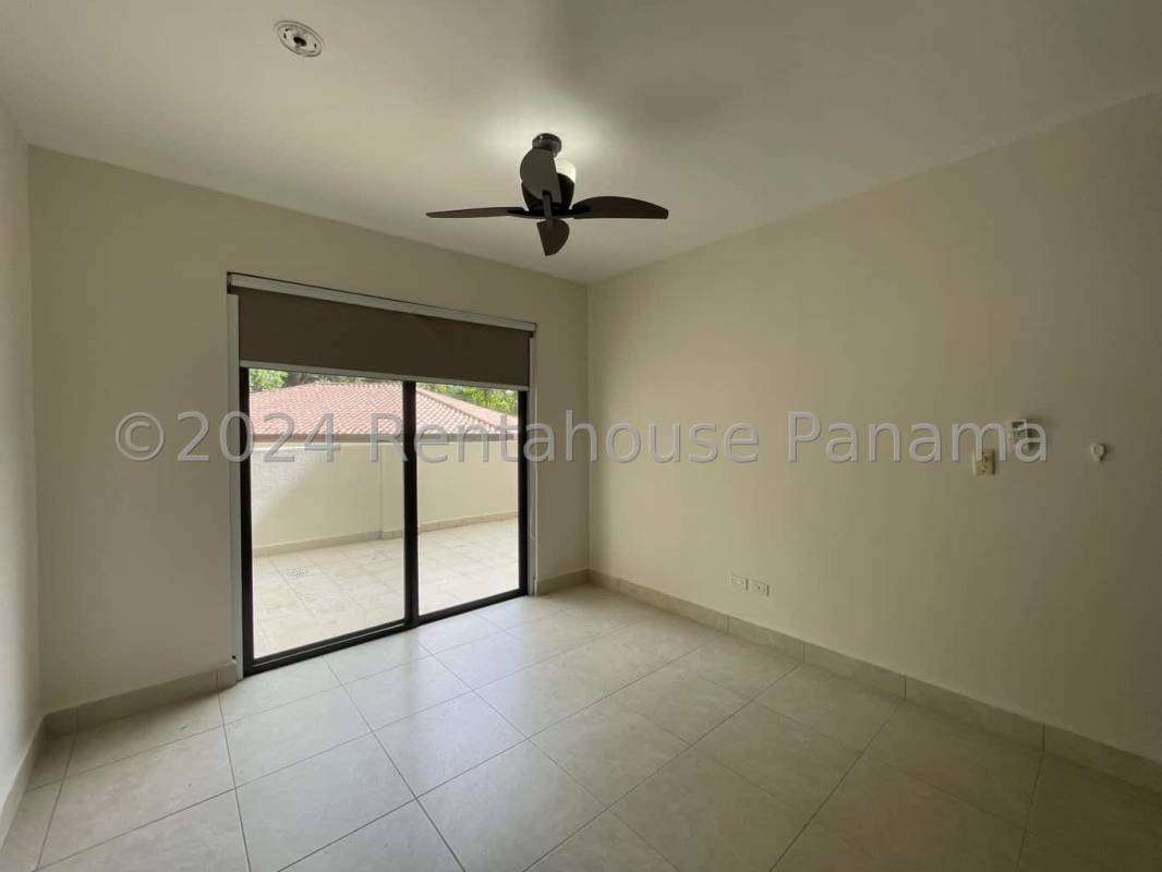 Contemporary kitchen with granite countertops, dark cabinets and ample lighting PH Albrook Gardens Panama