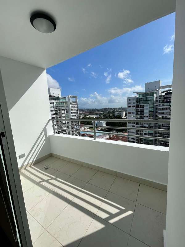 Private balcony terrace with city view PH Central Park Panama