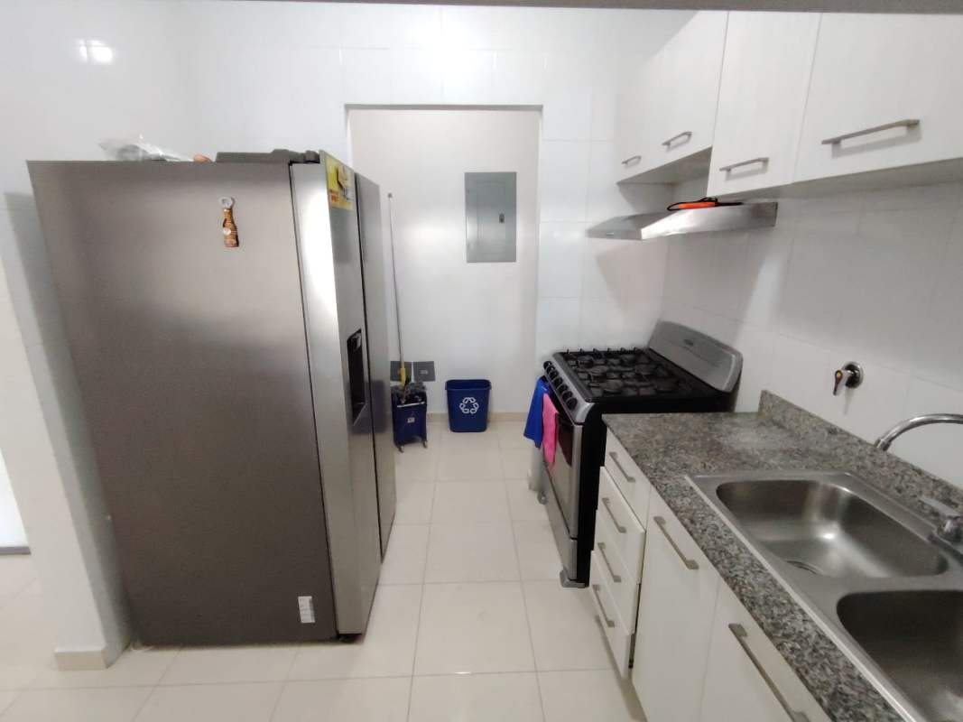Modern bathroom with glass shower and granite countertop vanity in PH Sabana Tower Panama