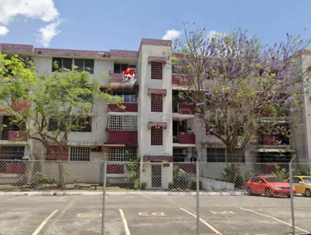 Bright living room with ceramic tile floors and access to balcony in Parque Lefevre apartment Panama