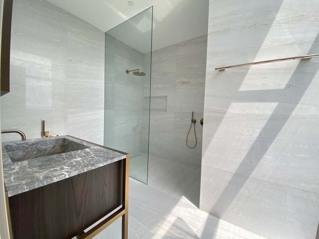 Modern marble kitchen with premium finishes in PH La Maison by Fendi Santa María Golf Club Panama