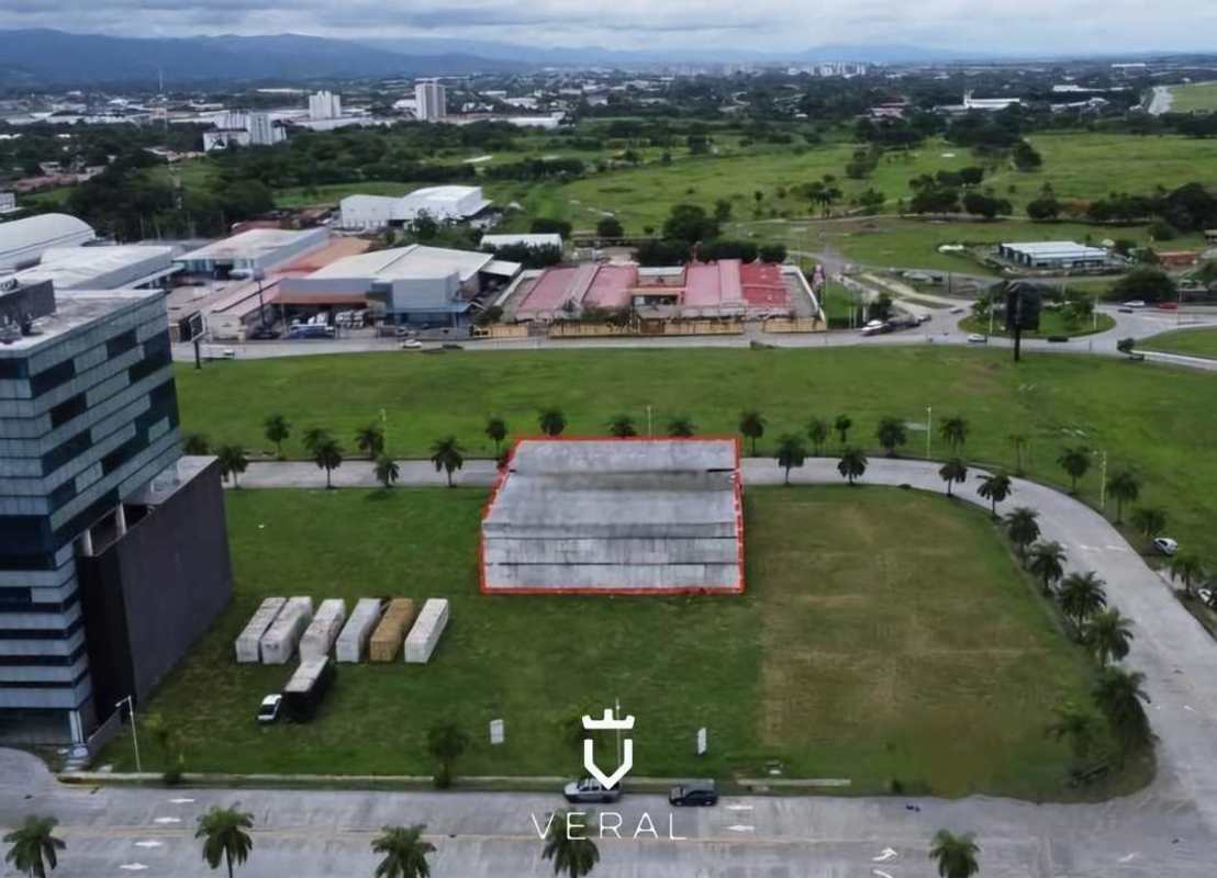 Commercial parcels with warehouses outlined surrounded by infrastructure in Santa María Business District Panama