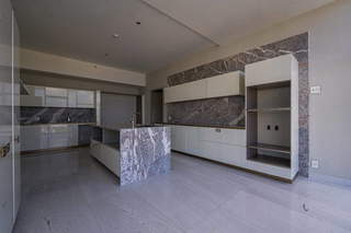 Apartment for Sale in Santa Maria Business District - 3 bedrooms