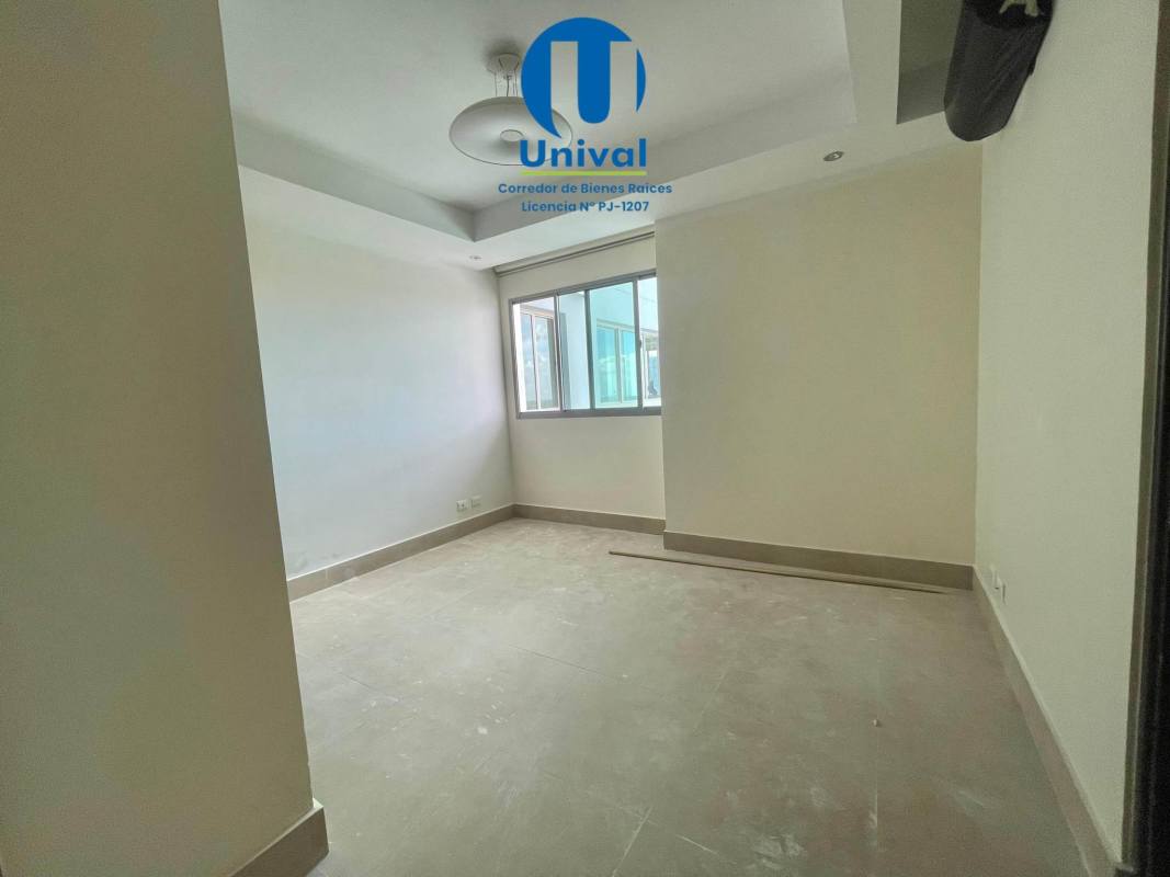 Balcony with glass railings overlooking Pacific Ocean in PH Paramount Costa del Este Panama