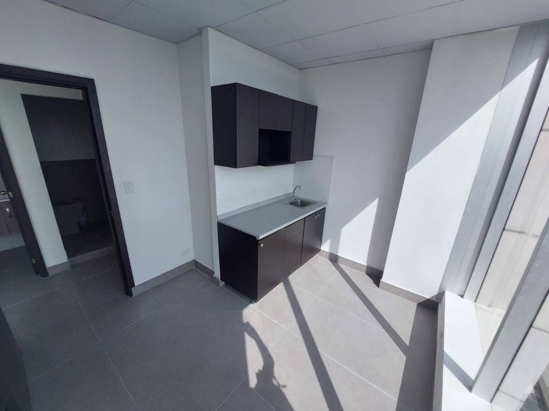 Modern Corporate Office Space for Rent in Obarrio Panama