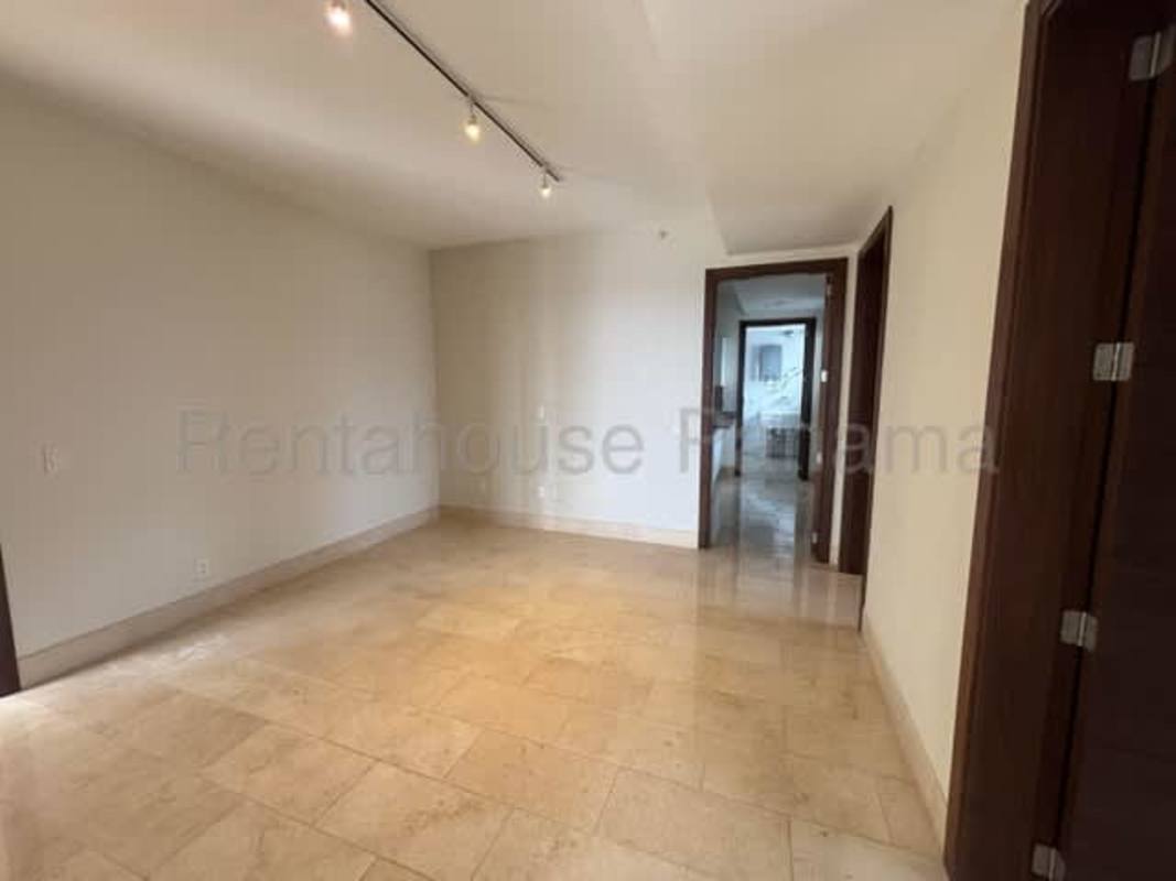 Modern bathroom with glass shower in PH Greenview apartment Santa María Panama City