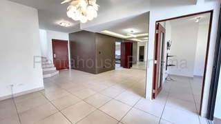 Detached House for Sale in San Antonio - 3 bedrooms