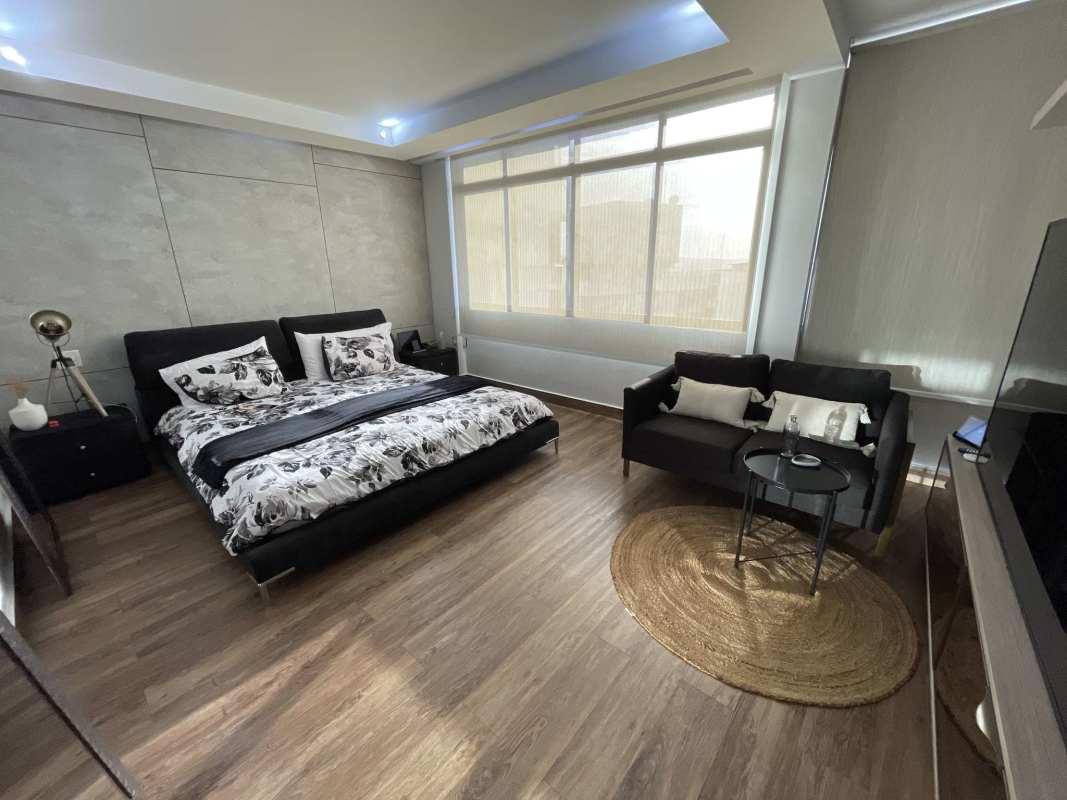 Bedroom with large window ensuite bathroom PH Pacific Hills Elite 400 Avenida Balboa Panama City