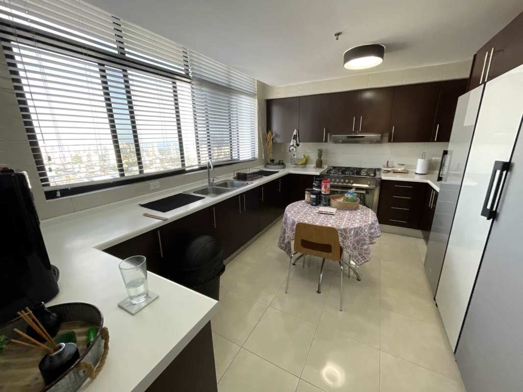 Stylish dining area city skyline view PH Pacific Hills Elite 400 Avenida Balboa Panama