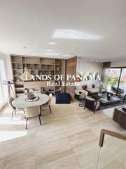 House for Sale in Santa María - 4 bedrooms