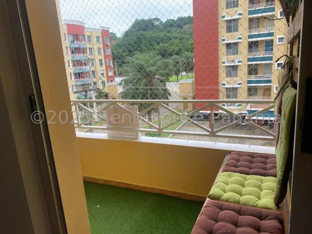 Full bathroom with ceramic tile and shower in apartment sale Condado del Rey PH Condado Country Club