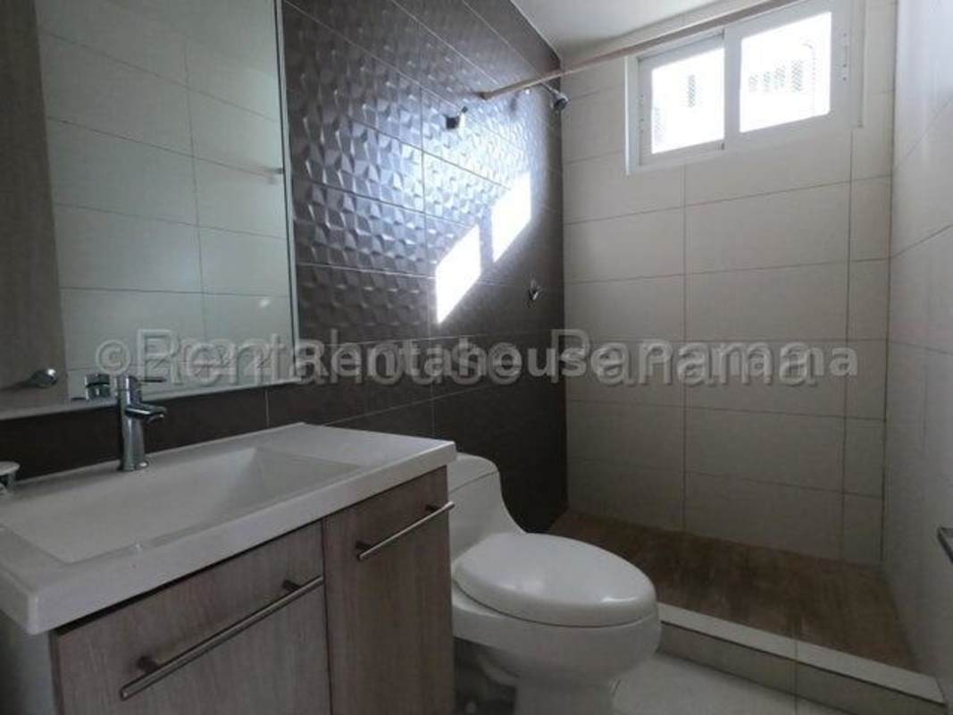 Modern tiled bathroom with shower and vanity Versalles Panama apartment rental