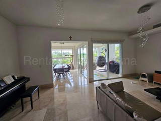 Apartment for Sale in Santa Maria - 4 bedrooms