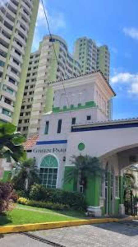 Gated entrance with landscaped gardens of PH Condado Country Club Condado del Rey Panama