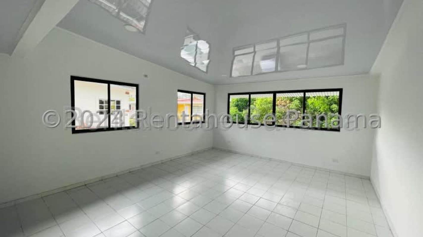 Tiled enclosed patio with windows rental house Panama