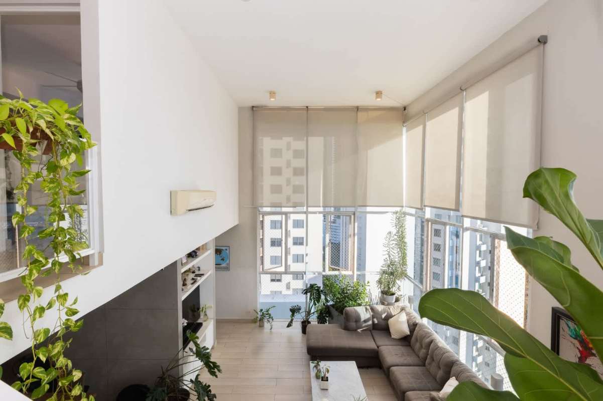 Modern bathroom with glass shower enclosure PH Blue Park Avenue Balboa Panama City