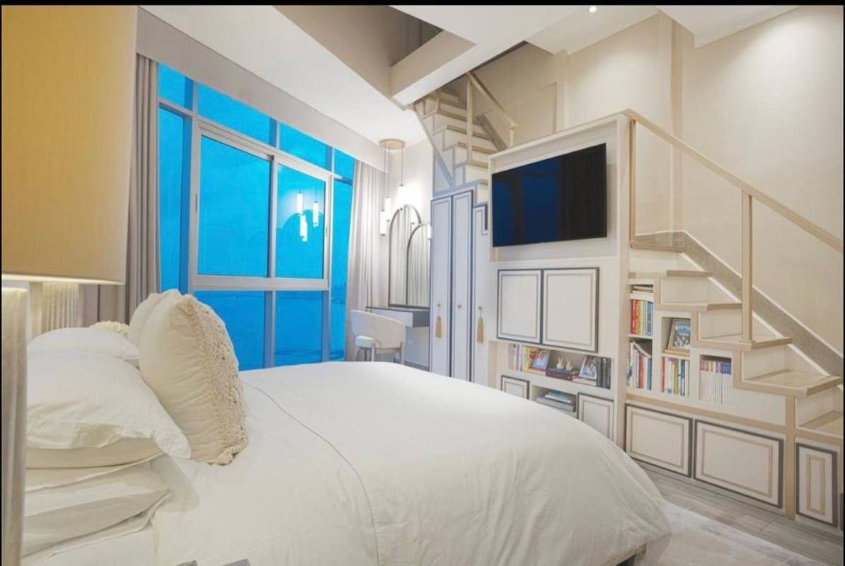 Penthouse master bedroom with ocean view private balcony in PH The Pearl Panama City