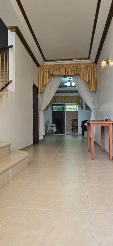 Spacious 5BR Luxury House with Panoramic Terrace in PH Altos del Country