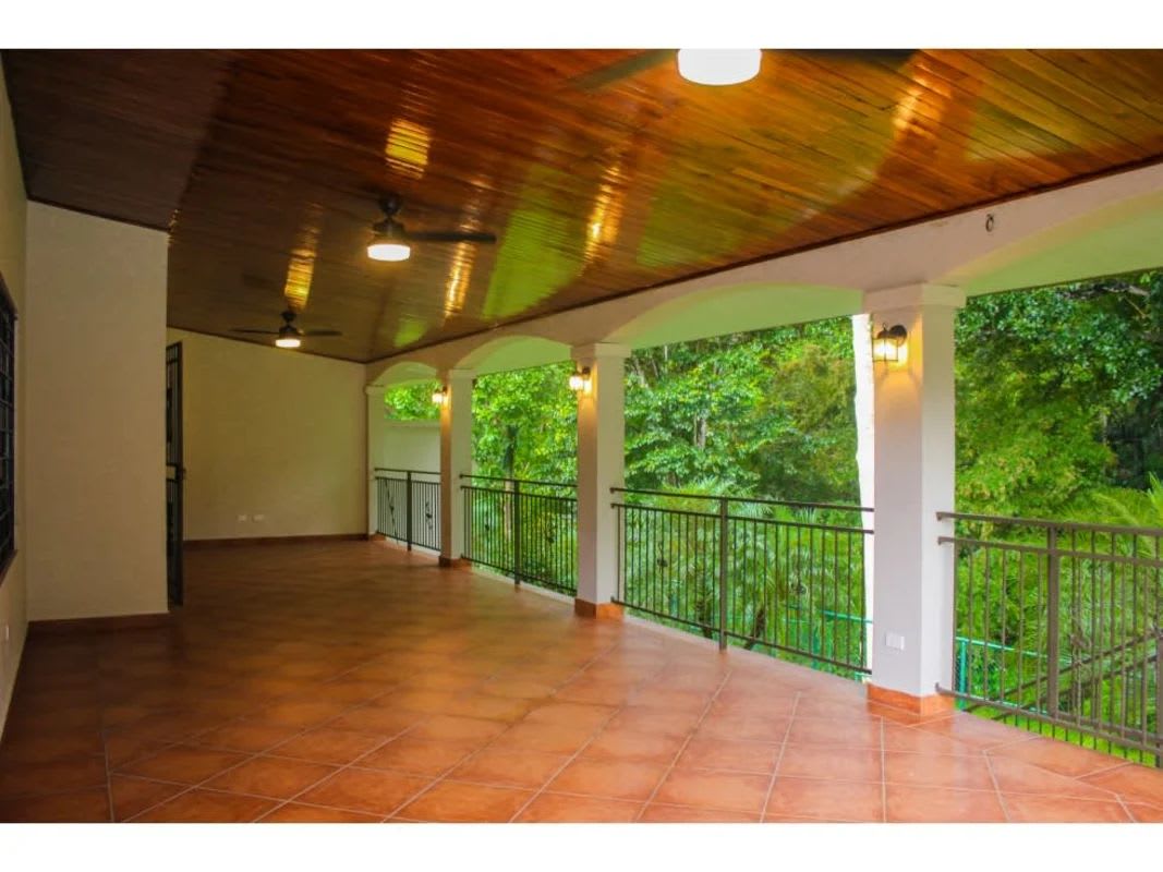 Bright bedroom with AC, large closet space, garden view window for rent Cardenas Clayton Panama