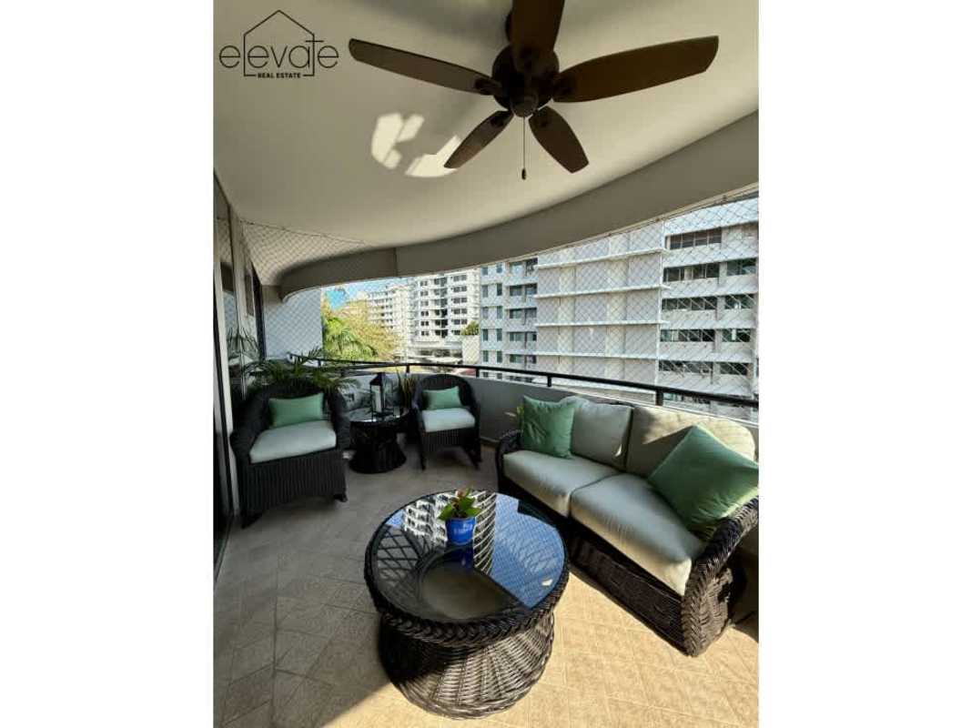 Spacious master suite with jacuzzi, office, walk-in closet, panoramic view at PH Elite Panama