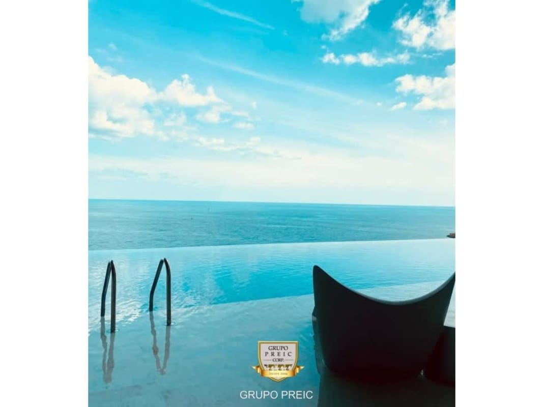 Elegant infinity pool overlooking Pacific Ocean at JW Marriott Trump Panama in Punta Pacífica