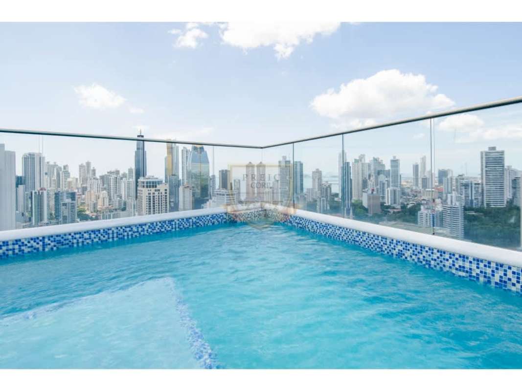 Bright master bedroom with ensuite, closet, panoramic city view at PH Cranc Tower Panama City