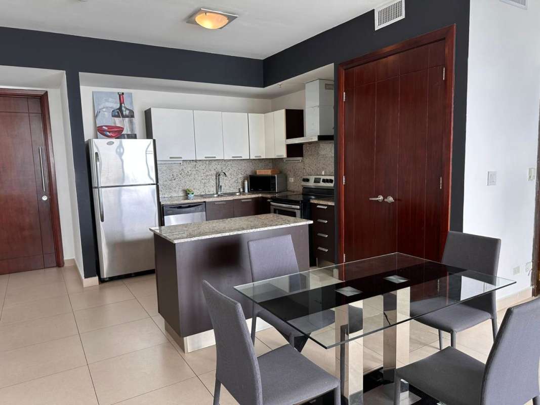 Dining space with large windows overlooking Pacific Ocean in PH Oceanaire Panama