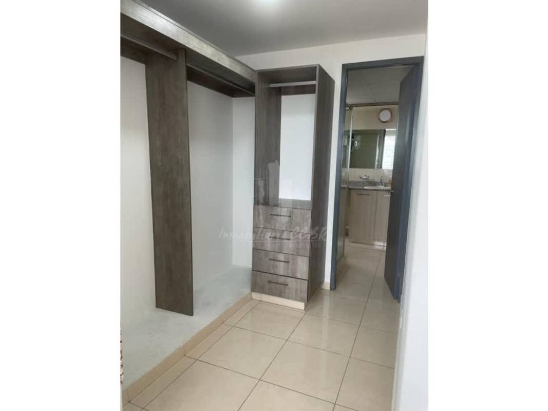 Bathroom with granite counter, glass shower enclosure PH Sabana Tower Panama