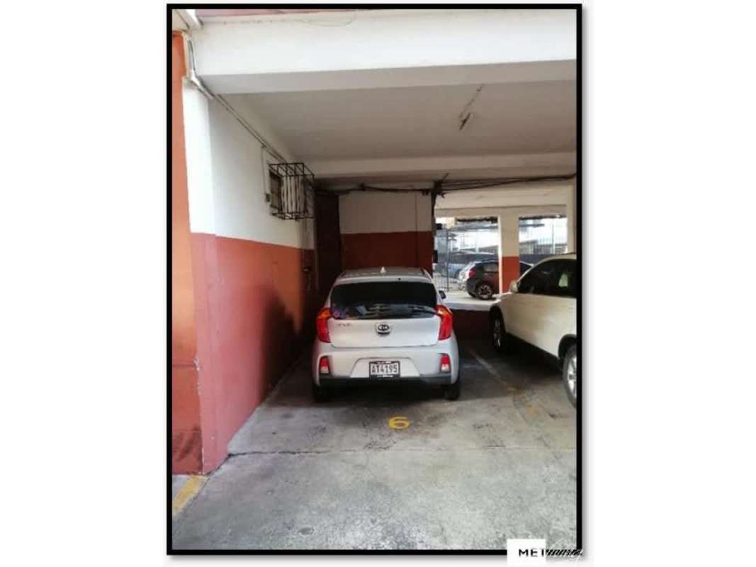 Covered parking space with ventilation window PH Metropolitan Tower El Cangrejo Panama