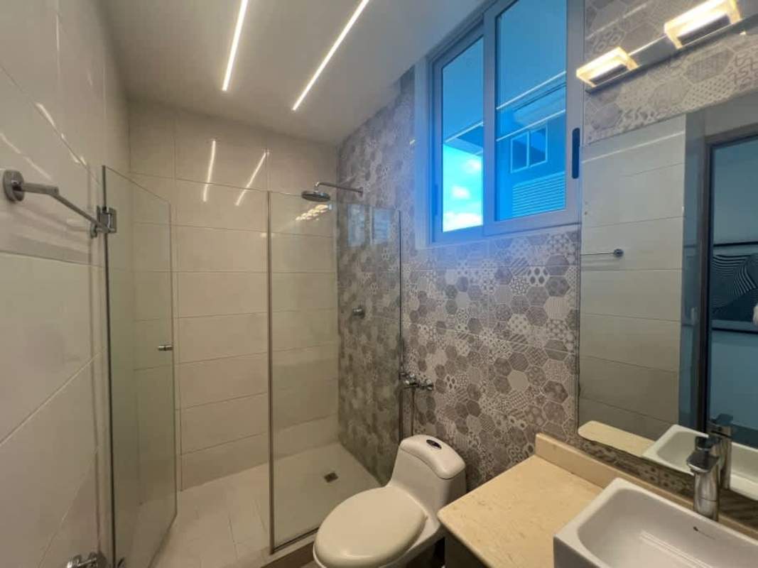 Modern bedroom with private bathroom in PH Torre Elite 500 Pacific Hills Panama