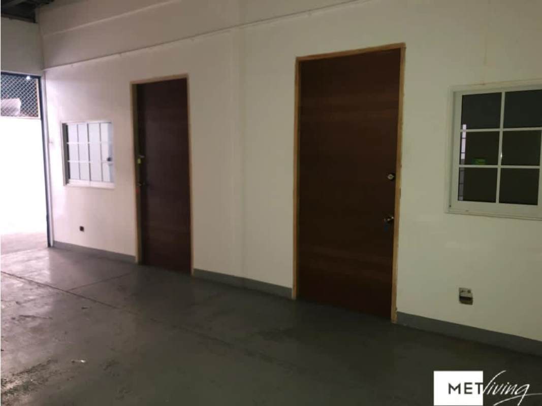 Spacious warehouse entrance suitable for container trucks in Parque Lefevre Panama