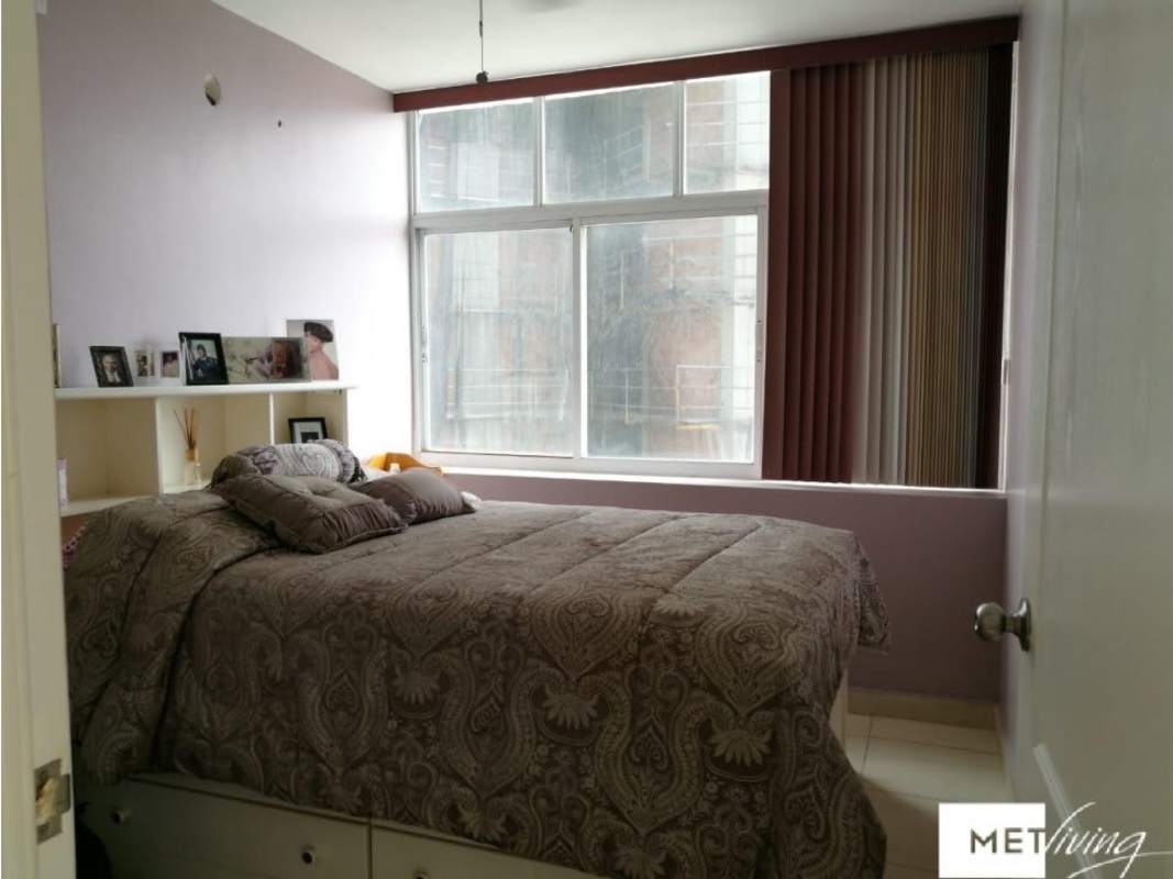 Second bedroom with natural light, built-in closet, air conditioning Edison Park Panama