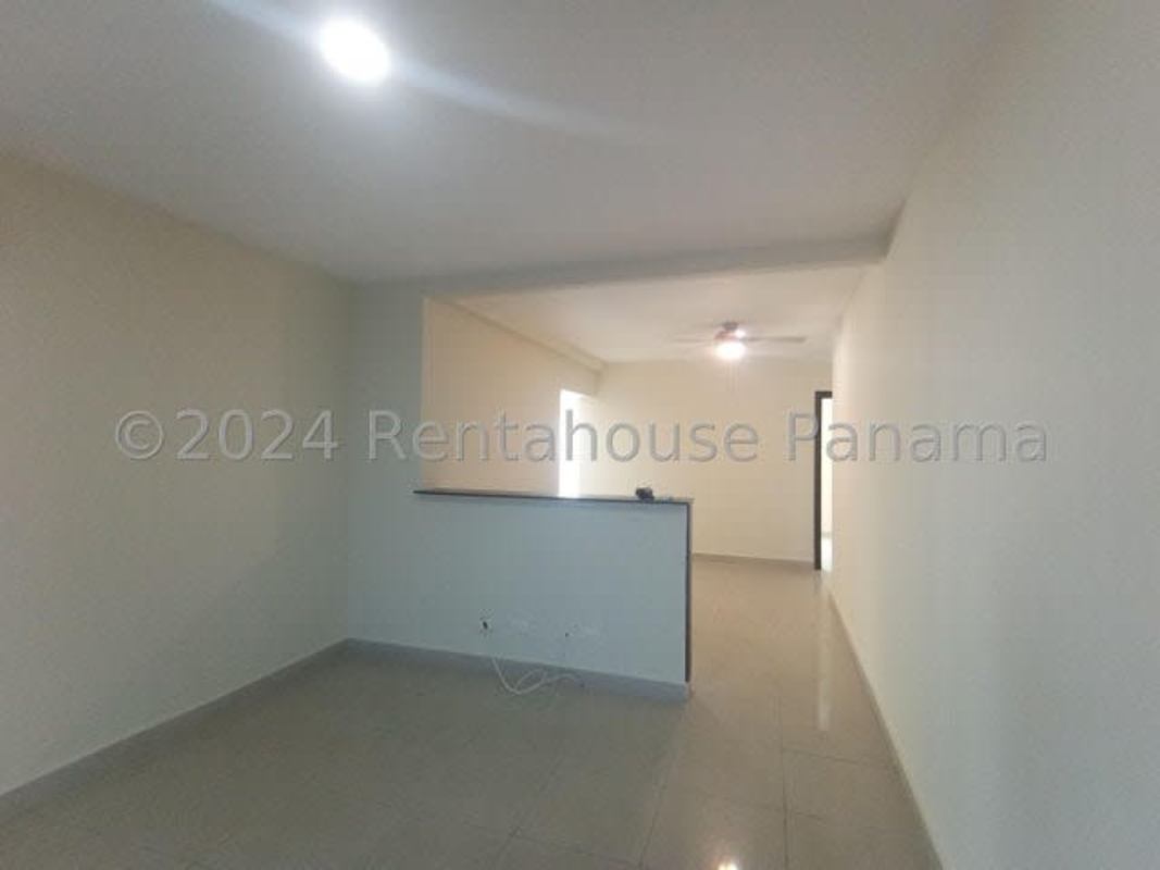 Modern bathroom with vanity and glass shower in PH San Francisco Sky Tower rental Panama City