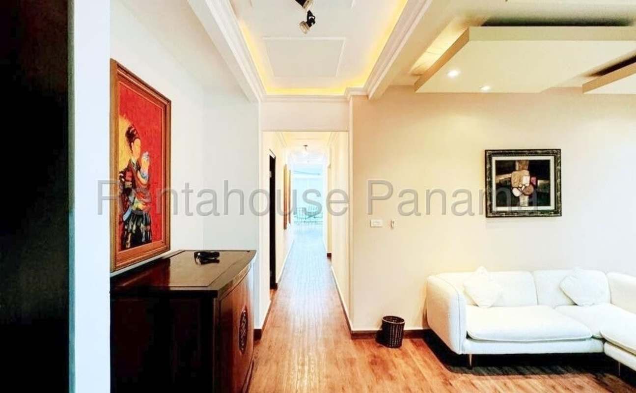 Dining and living space with skyline view PH The View San Francisco Panama