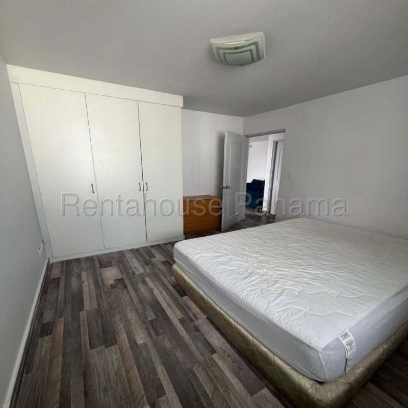 Modern kitchen with granite countertop in PH Carrasquilla Tower Panama City