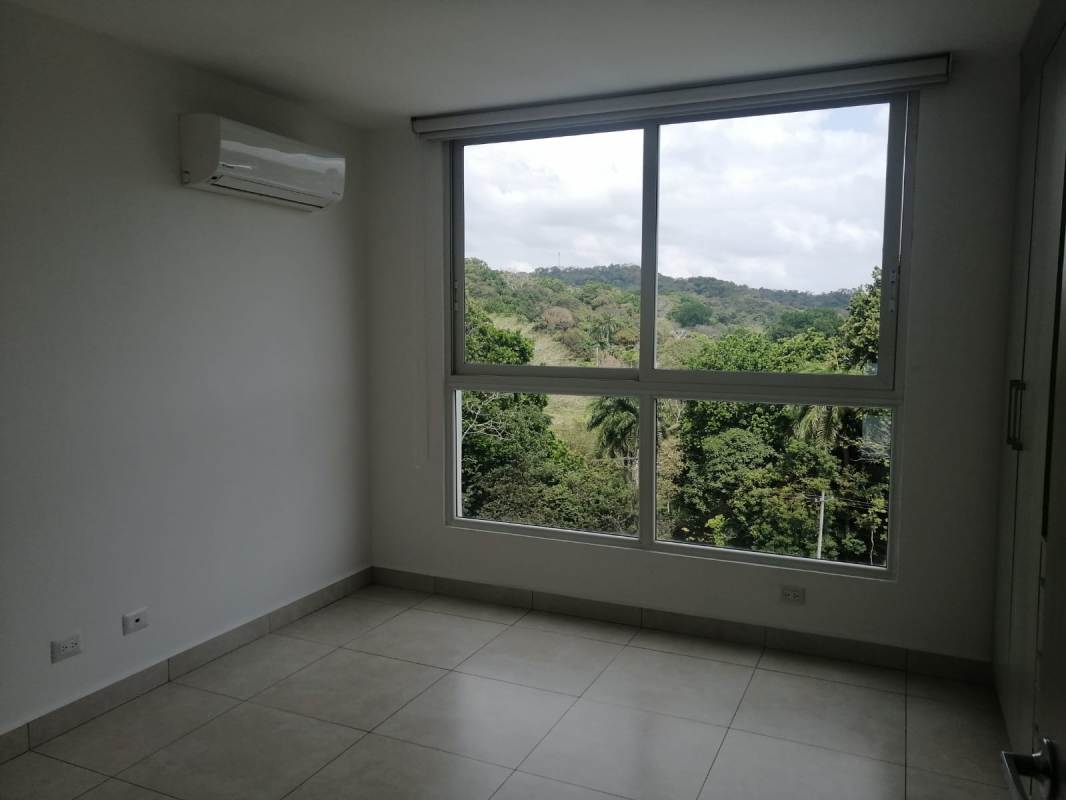 Half guest bathroom with modern sink and fixtures PH Clayton Park Panama