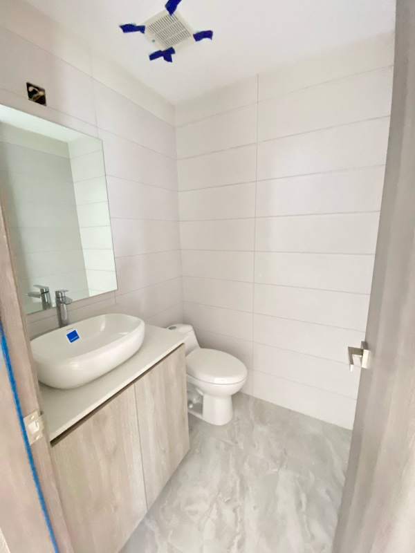 Luxury 3BR Condo in PH El Cangrejo with Balcony & Pool