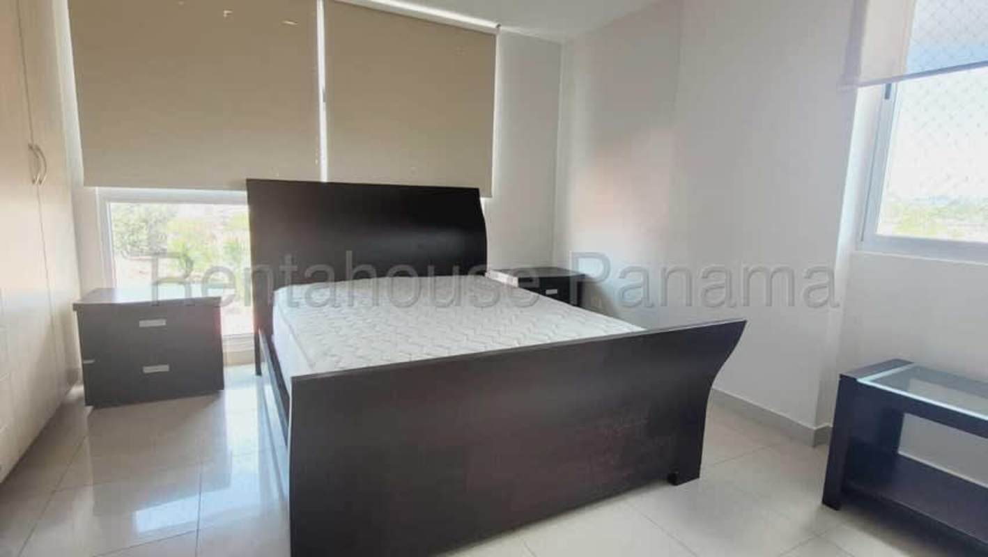Bathroom with granite top vanity, cabinet mirror, and glass shower in PH Creta Chanis Panama