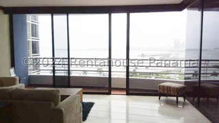 Apartment for Sale in Marbella - 3 bedrooms
